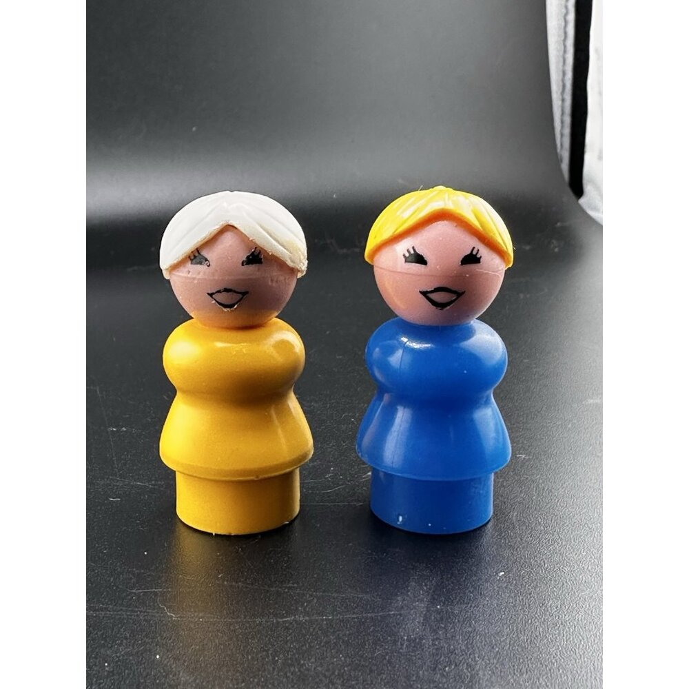Vtg Little People Lot 2‎ Blonde Woman Mom Blue White Hair Yellow Grandma Plastic